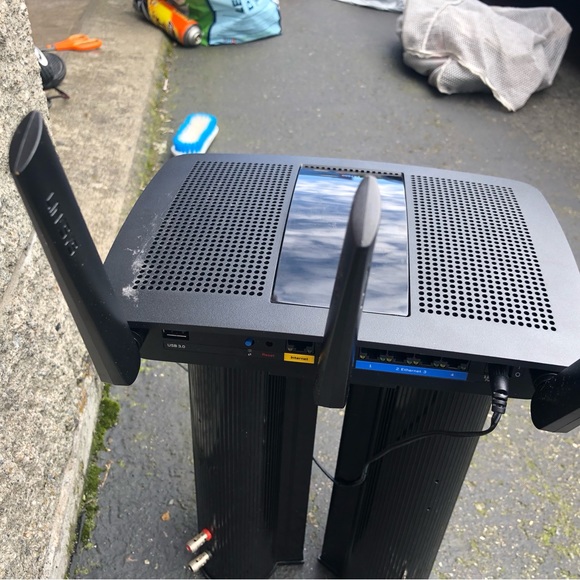 Linksys Max-Stream AC1750 4-Ports Ethernet 3x3 Dual Band 802.11 Wireless Router - Picture 5 of 14